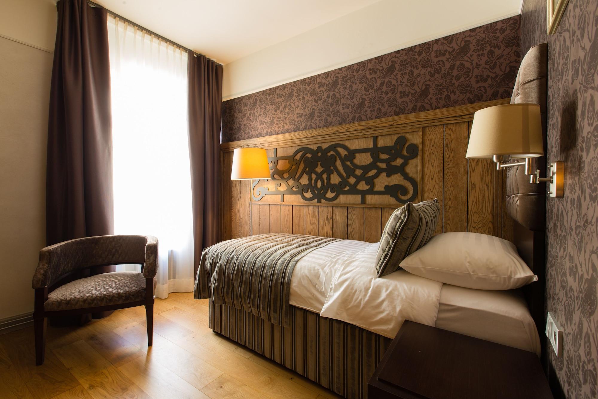 Отель Eurostars Metropole 4*