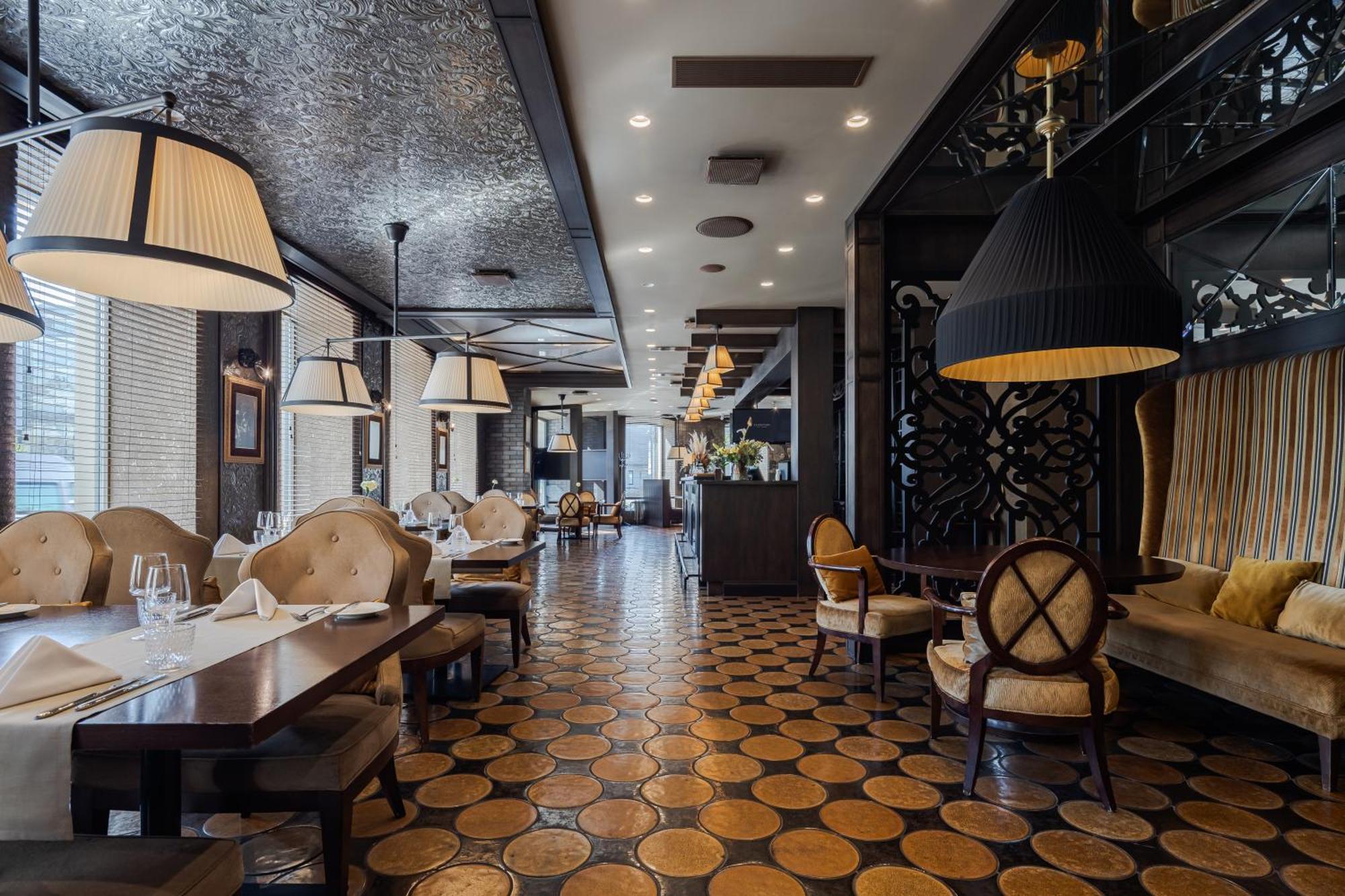 Eurostars Metropole Хотел