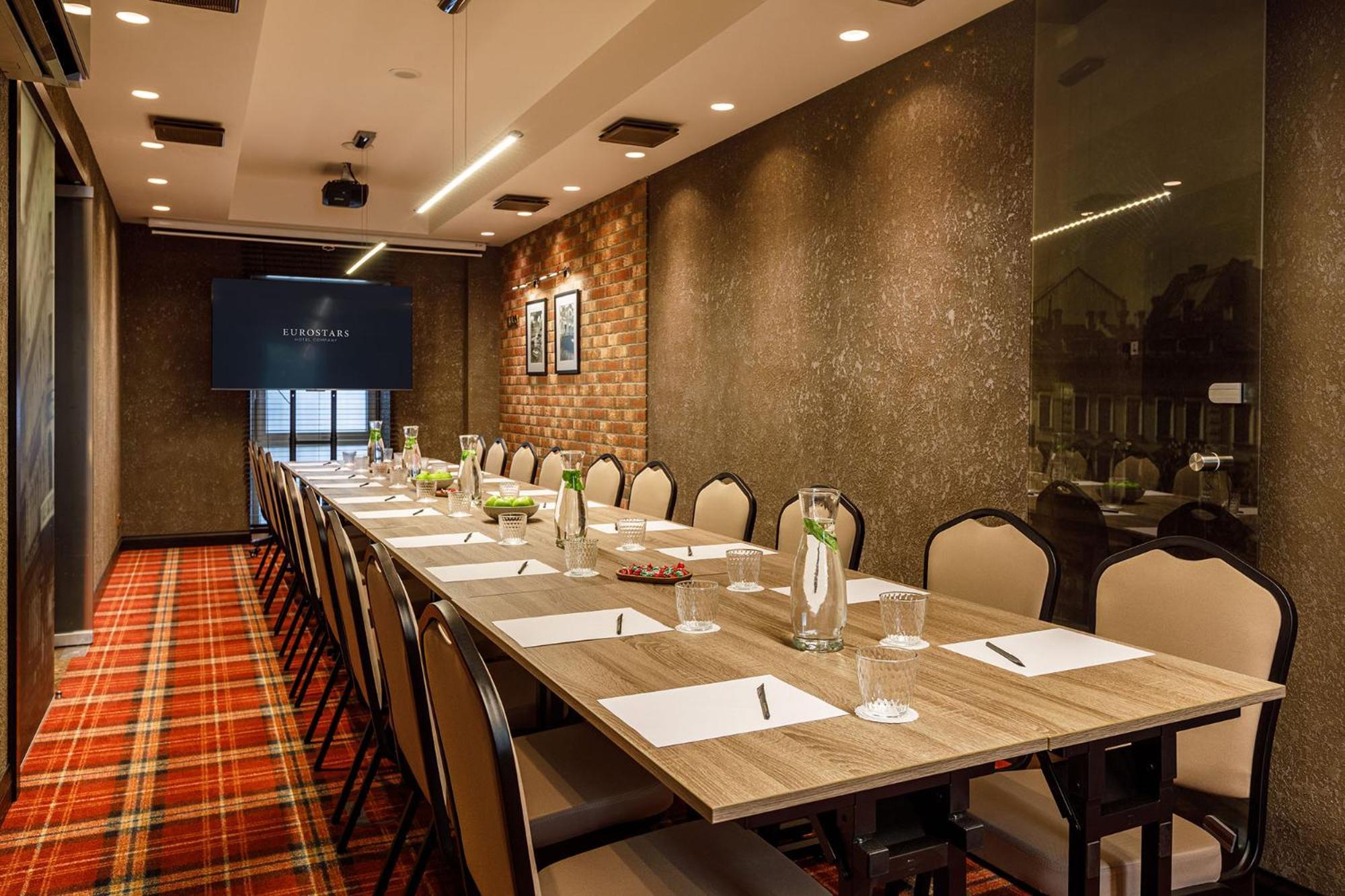 Eurostars Metropole Hotelli 4*